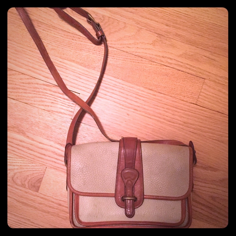 Genuine Vintage Dooney & Bourke Crossbody Bag 🦆